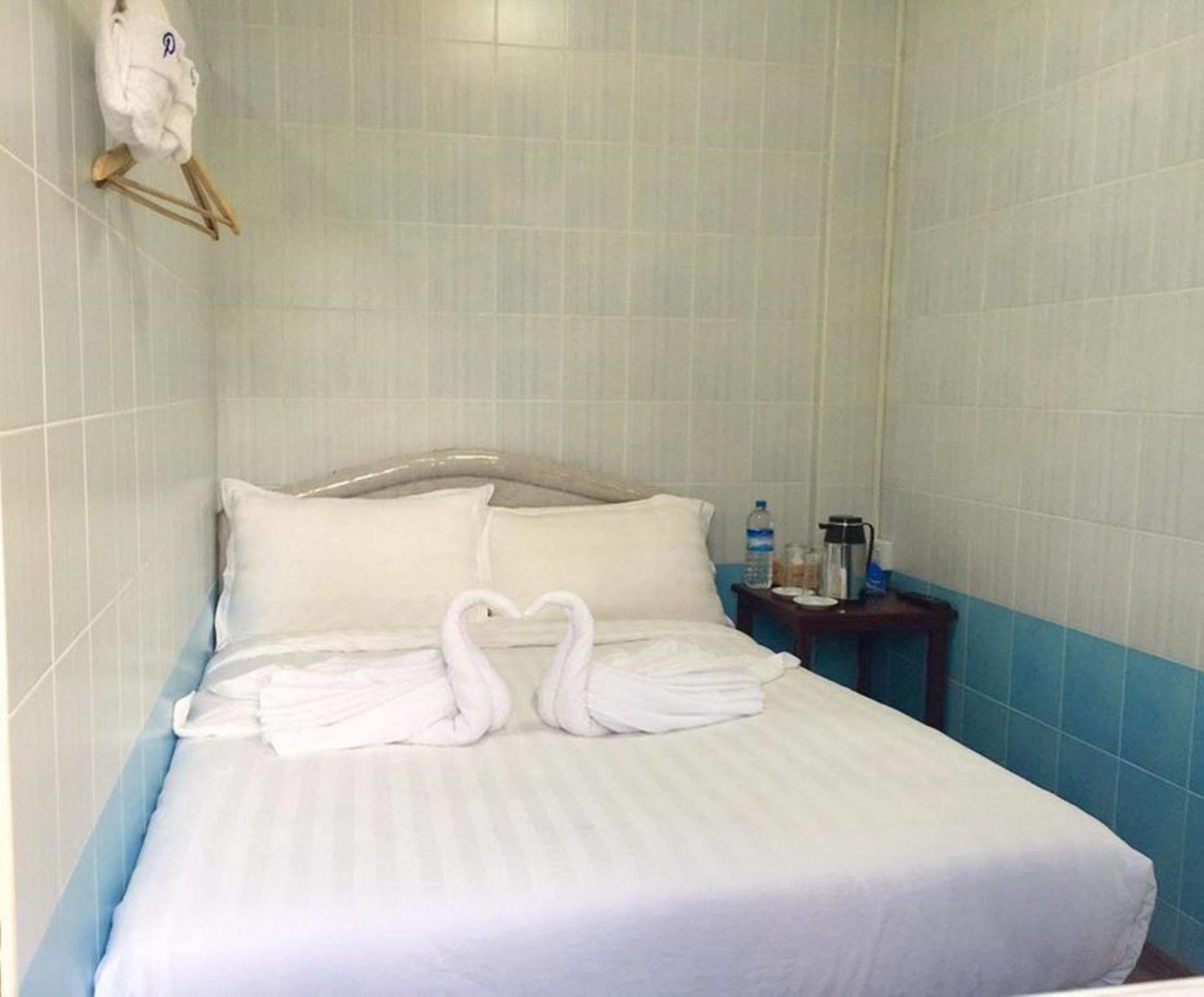 Pandora Motel Янгон Экстерьер фото
