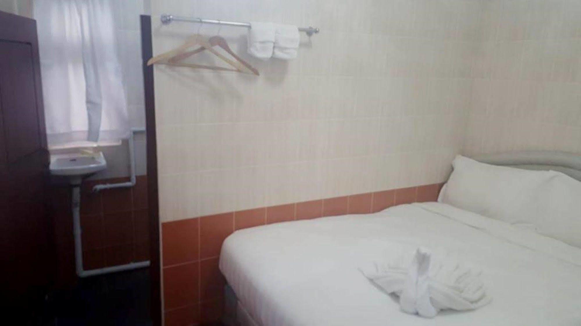 Pandora Motel Янгон Экстерьер фото