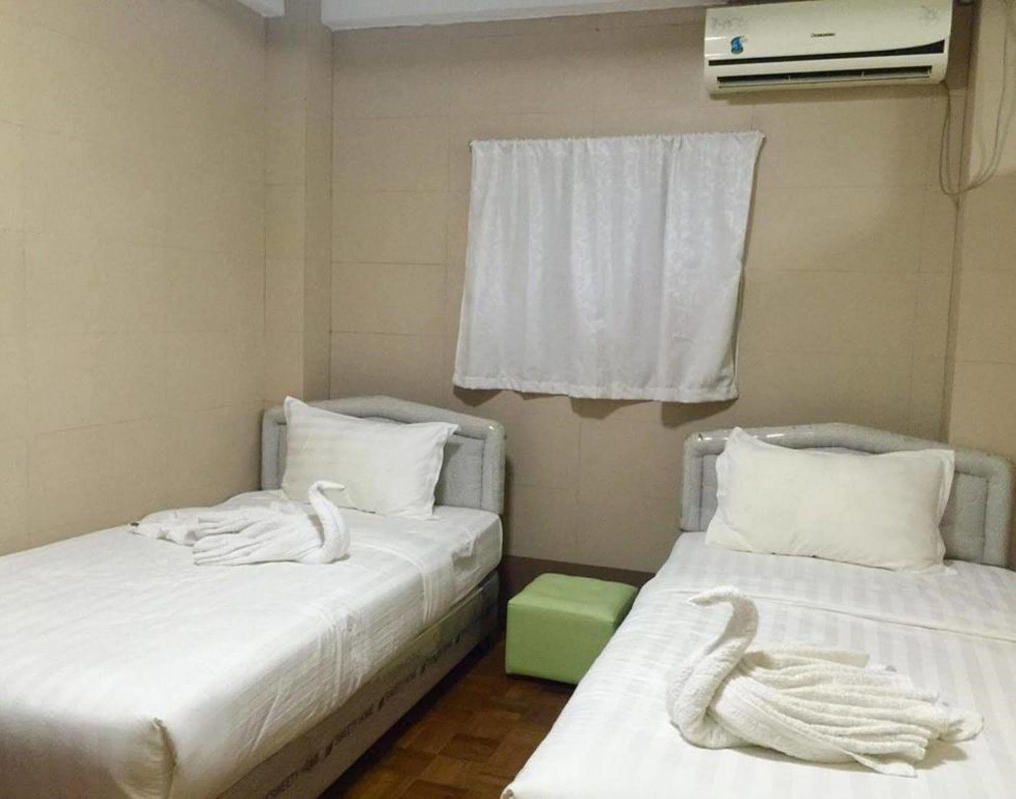 Pandora Motel Янгон Экстерьер фото